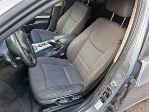 Begagnade Säte, vänster BMW 3 serie (E90) 318d 16V Pris € 74,99 Marginaltabell erbjuds av A-Team Automotive