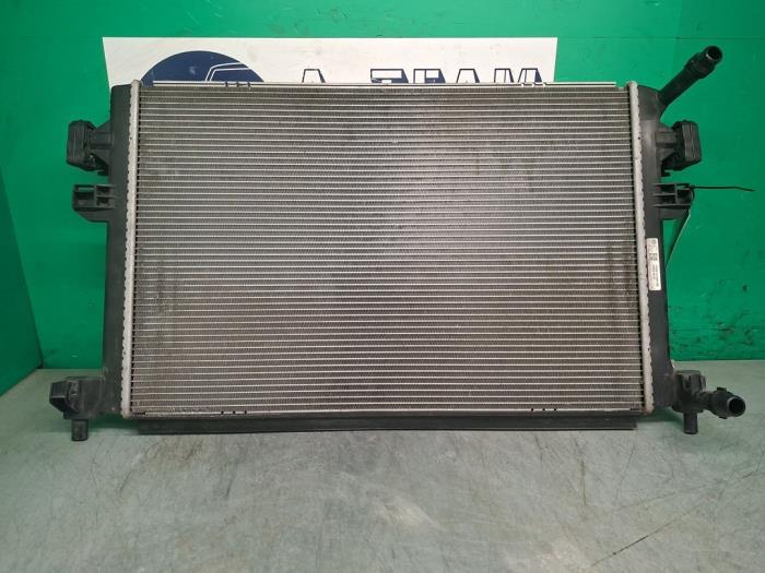 Used Radiator Volkswagen Golf VII (AUA) 1.5 TSI Evo BMT 16V Price € 79,99 Margin scheme offered by A-team Automotive