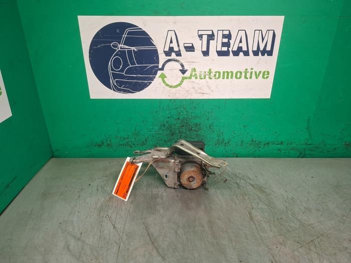 Używane Pompa ABS Peugeot 206 CC (2D) 1.6 16V Cena na żądanie oferowane przez A-team Automotive