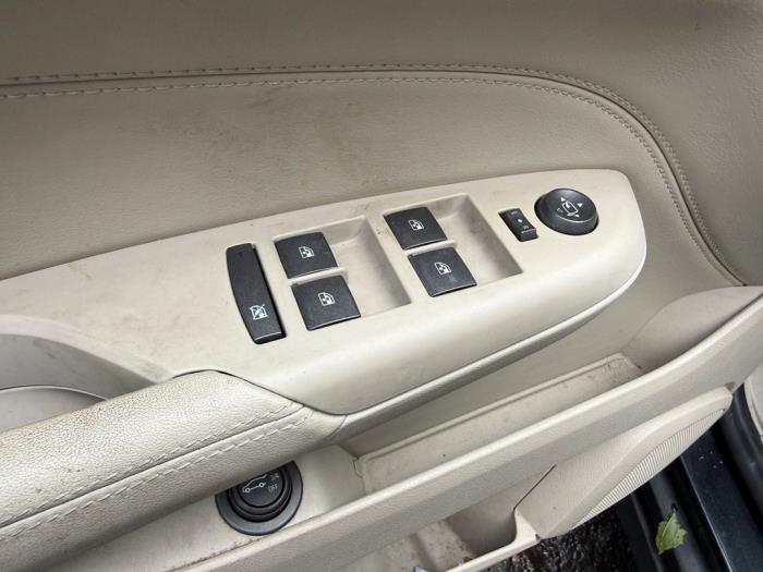 Usados Interruptor de ventanilla eléctrica Cadillac SRX 3.0i V6 24V AWD Precio de solicitud ofrecido por A-team Automotive
