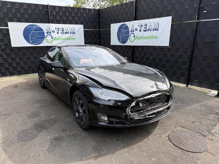 Begagnade Servostyrningsbox Tesla Model S 85 Pris på förfrågan erbjuds av A-team Automotive