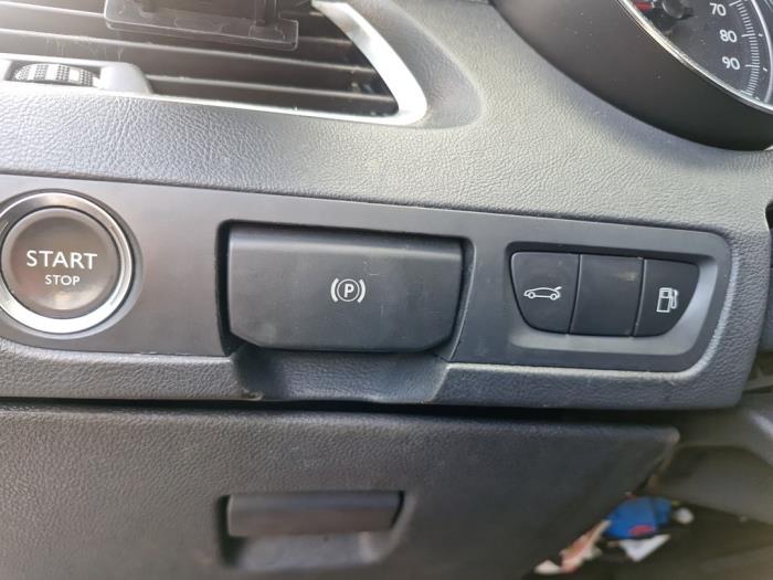 Gebrauchte Handbremse Schalter Peugeot 508 (8D) 2.0 Hybrid4 16V Preis € 19,99 Margenregelung angeboten von A-Team Automotive