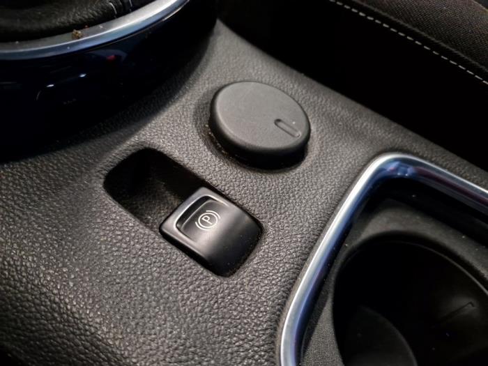 Gebrauchte Handbremse Schalter Opel Astra K 1.2 Turbo 12V Preis € 9,99 Margenregelung angeboten von A-Team Automotive