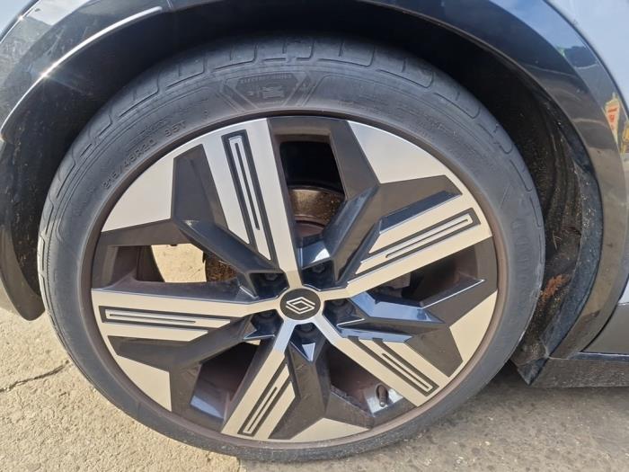 Używane Obrecz + Opona Renault Megane E-Tech (RCB) 60 kWh Cena € 349,99 Procedura marży oferowane przez A-Team Automotive