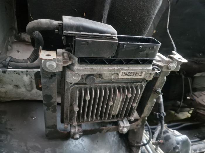 Used Engine management computer Mercedes Sprinter 3,5t (906.63) 310 CDI 16V Price on request offered by A-Team Automotive