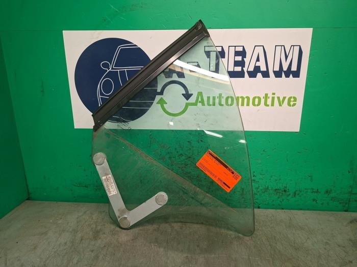 Usados Ventanilla triangular izquierda detrás Peugeot 207 CC (WB) 1.6 16V Precio € 69,99 Norma de margen ofrecido por A-team Automotive