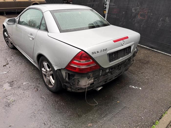 Gebrauchte Heckklappe Mercedes SLK (R170) 2.3 230 K 16V Preis € 74,99 Margenregelung angeboten von A-team Automotive