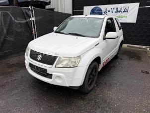 Kühler van een Suzuki Grand Vitara II (JT) 1.6 16V 2007