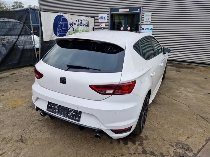 Used Petrol pump Seat Leon ST (5FF) 1.4 TSI ACT 16V Price € 49,99 Margin scheme offered by A-Team Automotive