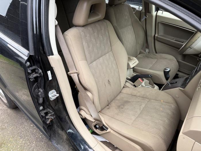 Używane Fotel prawy Dodge Caliber 2.0 16V Cena € 74,99 Procedura marży oferowane przez A-team Automotive