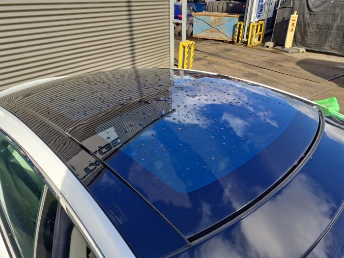 Używane Dach panoramiczny Tesla Model S 100D Cena € 999,99 Procedura marży oferowane przez A-Team Automotive