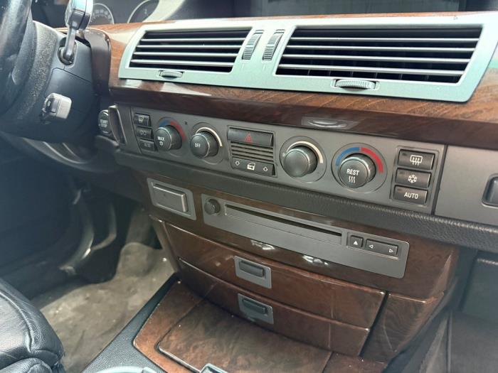 Używane Panel climatronic BMW 7 serie (E65/E66/E67) 730d 24V Cena € 49,99 Procedura marży oferowane przez A-team Automotive