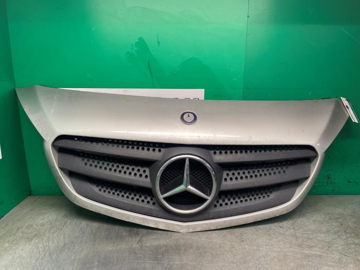 Begagnade Grill Mercedes Citan (415.6) 1.5 109 CDI Pris € 99,99 Marginaltabell erbjuds av A-team Automotive