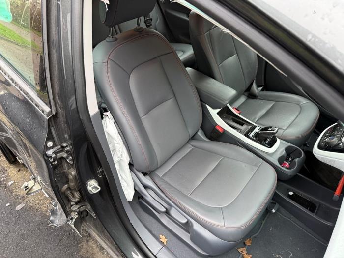 Używane Fotel prawy Opel Ampera-e Ampera-e Cena na żądanie oferowane przez A-team Automotive