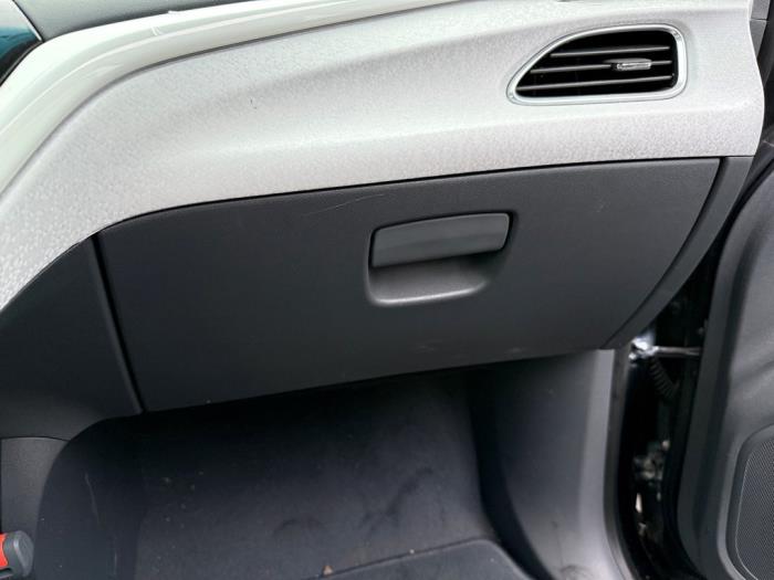 Begagnade Handskfack Opel Ampera-e Ampera-e Pris € 99,99 Marginaltabell erbjuds av A-team Automotive