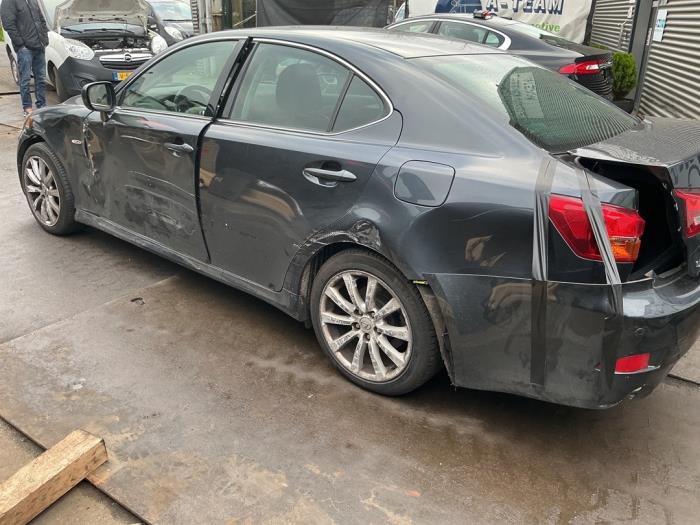 Begagnade Underram Lexus IS (E2) 250 2.5 V6 24V Pris på förfrågan erbjuds av A-Team Automotive