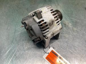 Dynamo van een Renault Scénic II (JM) 1.6 16V 2006