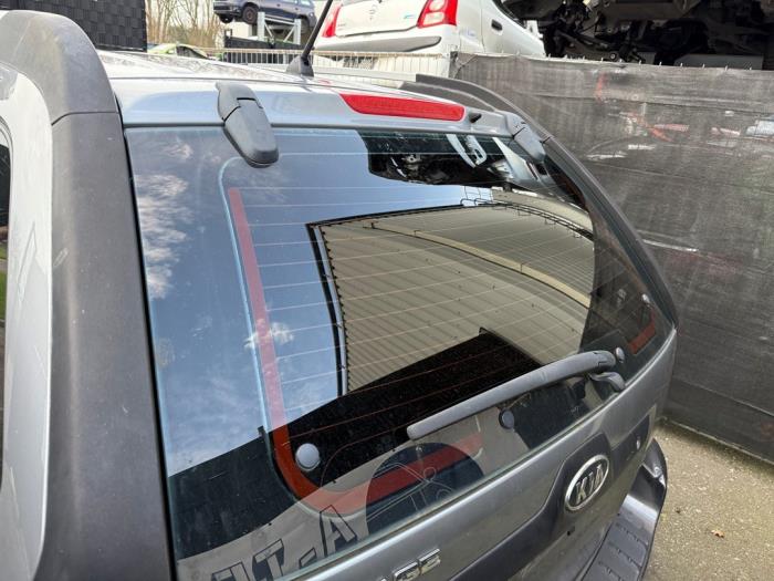 Używane Tylna klapa Kia Sportage (JE) 2.0 CVVT 16V 4x2 Cena € 99,99 Procedura marży oferowane przez A-team Automotive