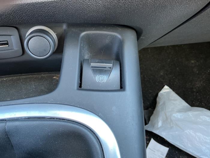 Gebrauchte Handbremse Schalter Renault Grand Scénic III (JZ) 1.4 16V TCe 130 Preis € 9,99 Margenregelung angeboten von A-Team Automotive