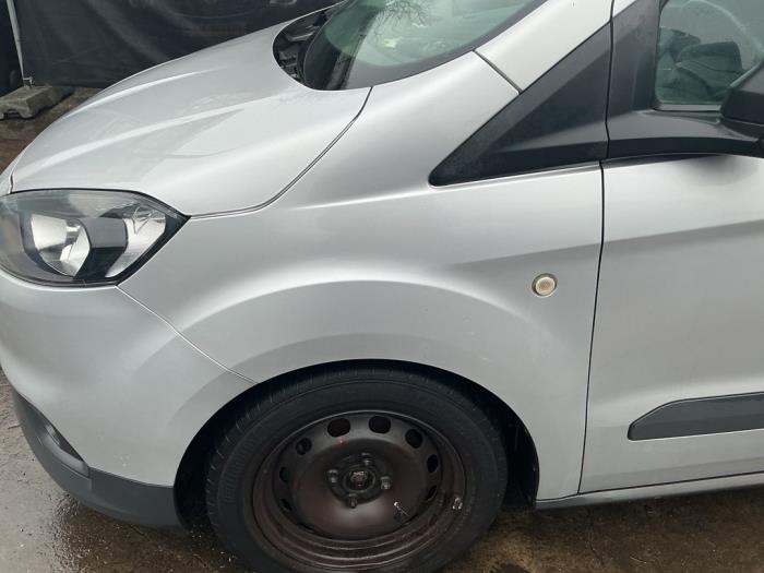 Begagnade Framskärm, vänster Ford Transit Courier 1.5 EcoBlue Pris € 3.249,99 Marginaltabell erbjuds av A-Team Automotive