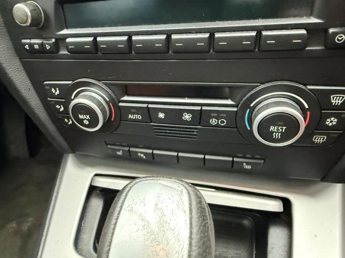 Używane Panel climatronic BMW 3 serie (E90) 328i 24V Cena € 44,99 Procedura marży oferowane przez A-team Automotive