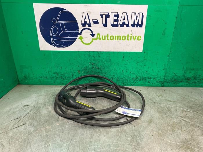 Używane Kabel ladowania hybryda Chrysler Pacifica 3.6 V6 24V Hybrid Cena na żądanie oferowane przez A-team Automotive