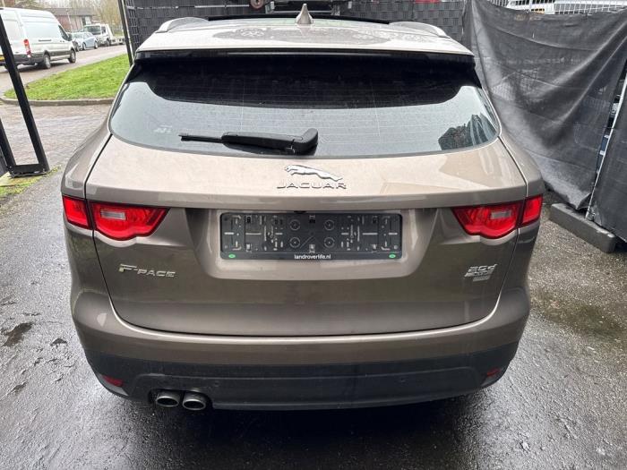 Begagnade Baklucka Jaguar F-Pace 2.0 D 180 16V AWD Pris € 649,99 Marginaltabell erbjuds av A-team Automotive
