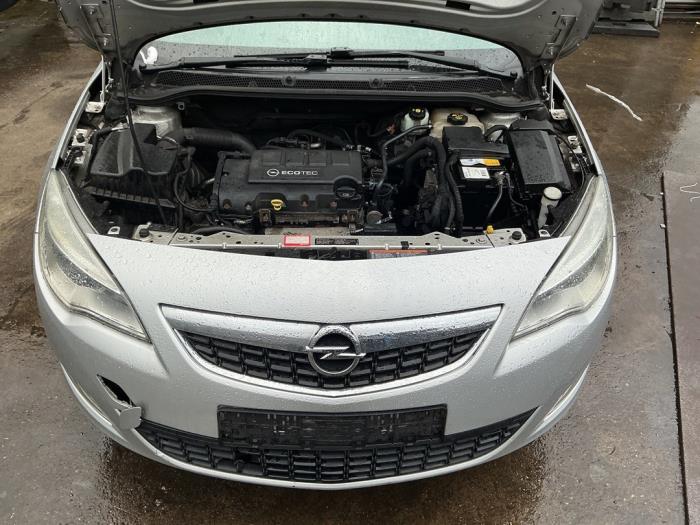 Gebrauchte Luftfiltergehäuse Opel Astra J Sports Tourer (PD8/PE8/PF8) 1.4 16V ecoFLEX Preis € 29,99 Margenregelung angeboten von A-Team Automotive