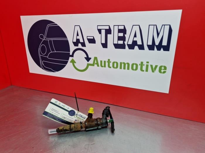 Usagé Injecteurs Ford Transit Courier 1.5 EcoBlue Prix € 39,99 Règlement à la marge proposé par A-Team Automotive
