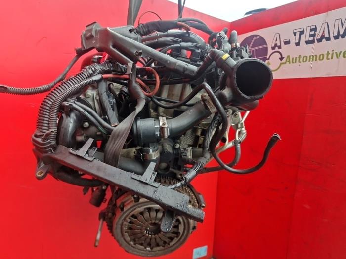 Engine from a Renault Clio III (BR/CR) 1.2 16V Tce 2012