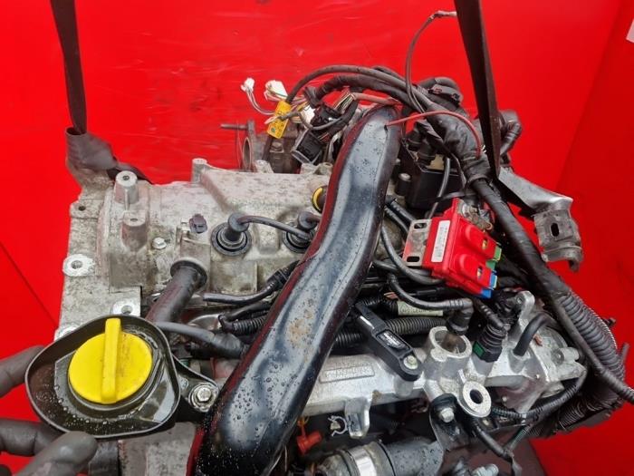 Engine from a Renault Clio III (BR/CR) 1.2 16V Tce 2012