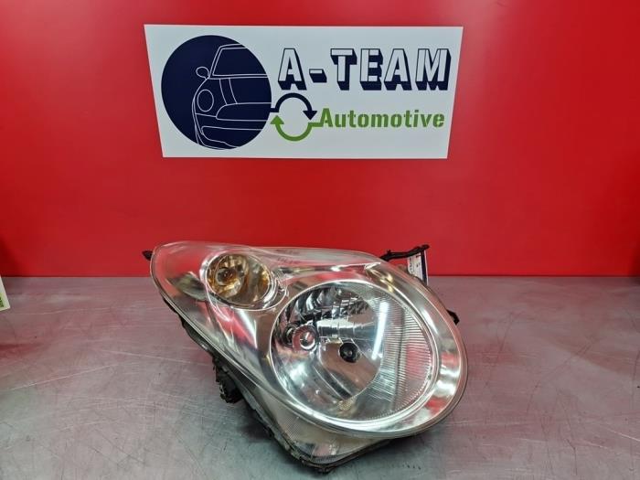 Używane Reflektor prawy Suzuki Alto 1.0 12V Cena € 74,99 Procedura marży oferowane przez A-Team Automotive
