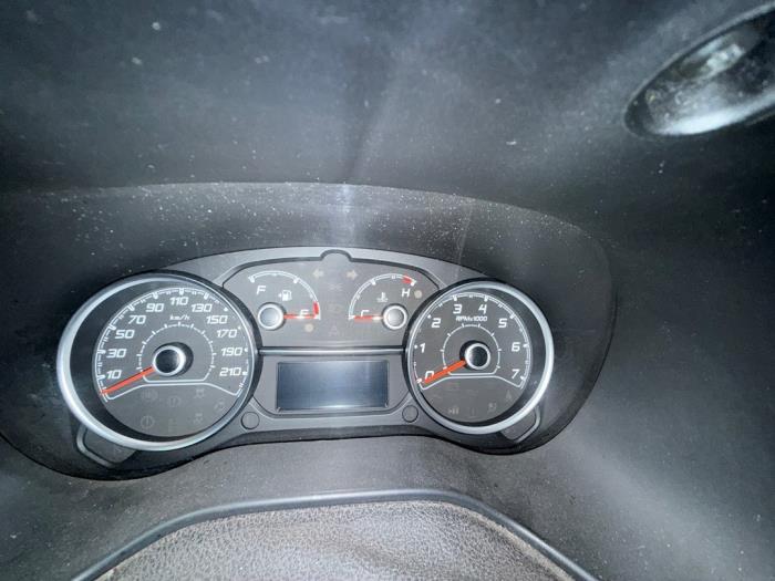 Begagnade Instrumentpanel Fiat Doblo Cargo (263) 1.3 MJ 16V DPF Euro 5 Pris på förfrågan erbjuds av A-team Automotive
