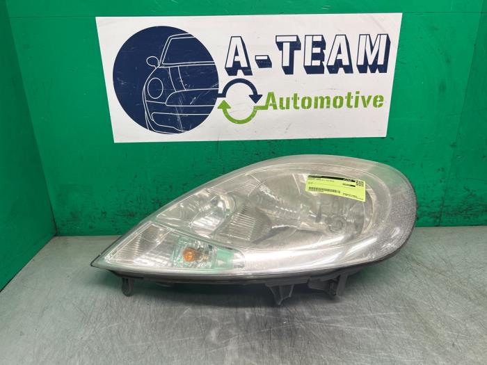 Gebrauchte Scheinwerfer links Renault Trafic New (FL) 2.0 dCi 16V 115 Preis € 39,99 Margenregelung angeboten von A-team Automotive