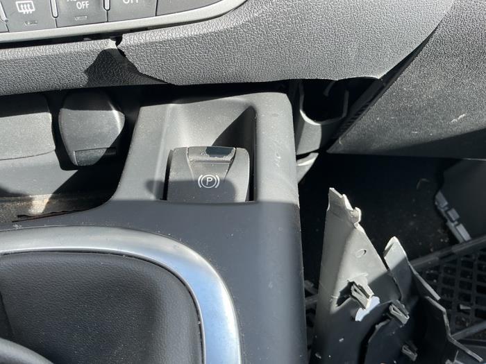 Gebrauchte Handbremse Schalter Renault Scénic III (JZ) 1.2 16V TCe 130 Preis € 19,99 Margenregelung angeboten von A-Team Automotive