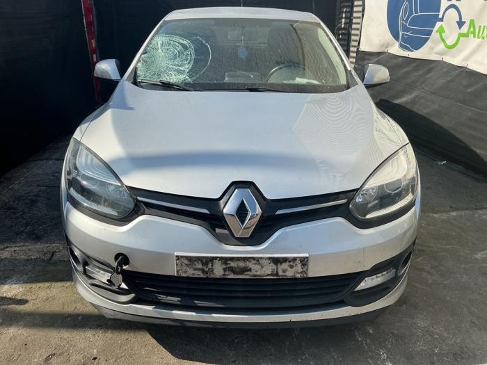 Usados Panel frontal Renault Megane III Berline (BZ) 1.2 16V TCE 115 Precio € 249,99 Norma de margen ofrecido por A-Team Automotive