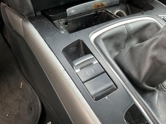 Gebrauchte Handbremse Schalter Audi A5 Sportback (8TA) 2.0 TDI 16V Preis € 19,99 Margenregelung angeboten von A-Team Automotive