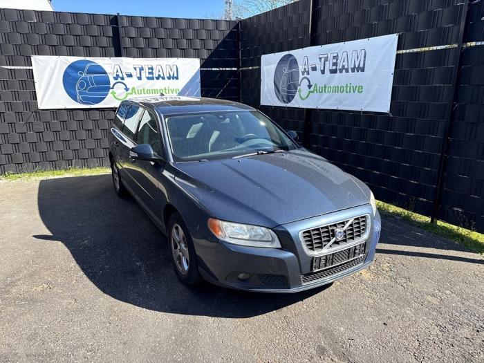 Używane Maska Volvo V70 (BW) 2.0 16V Cena € 344,99 Procedura marży oferowane przez A-team Automotive