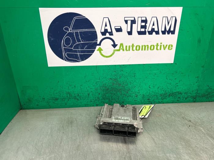Used Engine management computer Renault Trafic New (FL) 2.0 dCi 16V 115 Price € 199,99 Margin scheme offered by A-team Automotive