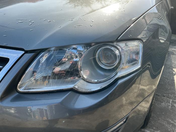 Używane Reflektor lewy Volkswagen Passat Variant (3C5) 2.0 TFSI/TSI 16V Cena € 99,99 Procedura marży oferowane przez A-Team Automotive