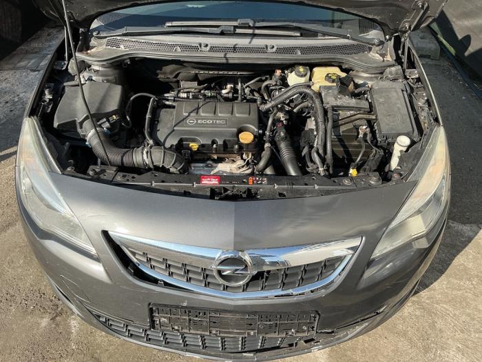 Begagnade Luftfilterhus Opel Astra J (PC6/PD6/PE6/PF6) 1.4 Turbo 16V Pris € 29,99 Marginaltabell erbjuds av A-Team Automotive