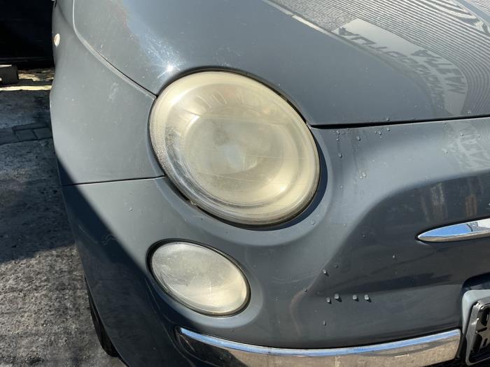 Używane Reflektor prawy Fiat 500 (312) 0.9 TwinAir 85 Cena € 39,99 Procedura marży oferowane przez A-Team Automotive