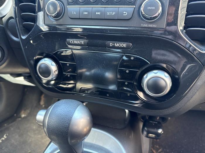 Używane Panel climatronic Nissan Juke (F15) 1.6 16V Cena € 99,99 Procedura marży oferowane przez A-team Automotive