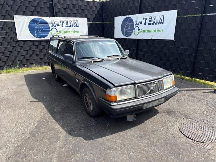 Używane Pólwal Volvo 240/245 240 Cena na żądanie oferowane przez A-team Automotive