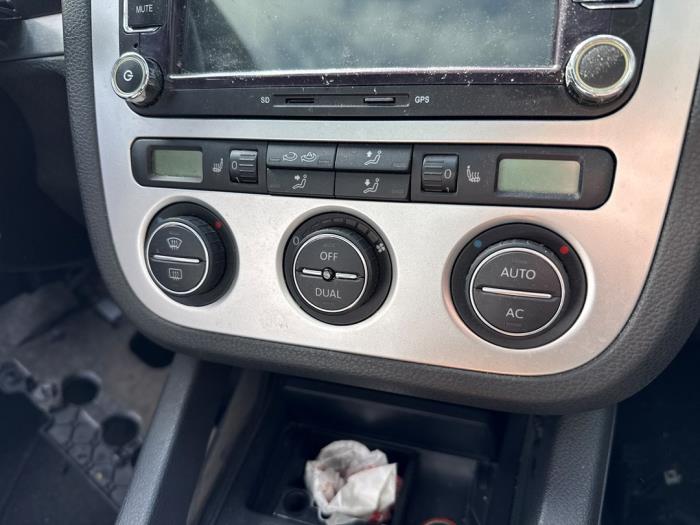 Używane Panel climatronic Volkswagen Eos (1F7/F8) 2.0 FSI 16V Cena na żądanie oferowane przez A-team Automotive