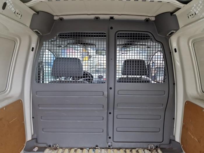Używane Przegroda kabiny Volkswagen Caddy III (2KA,2KH,2CA,2CH) 2.0 SDI Cena € 174,99 Procedura marży oferowane przez A-Team Automotive
