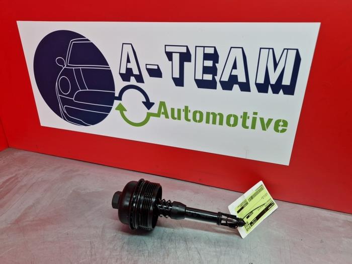 Gebrauchte Ölfilter Deckel Mercedes C (W204) 1.6 C-180 16V BlueEfficiency Preis € 19,99 Margenregelung angeboten von A-Team Automotive