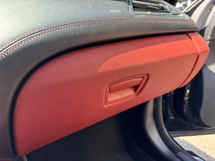 Begagnade Handskfack BMW 6 serie (F13) 650i V8 32V Pris € 199,99 Marginaltabell erbjuds av A-team Automotive