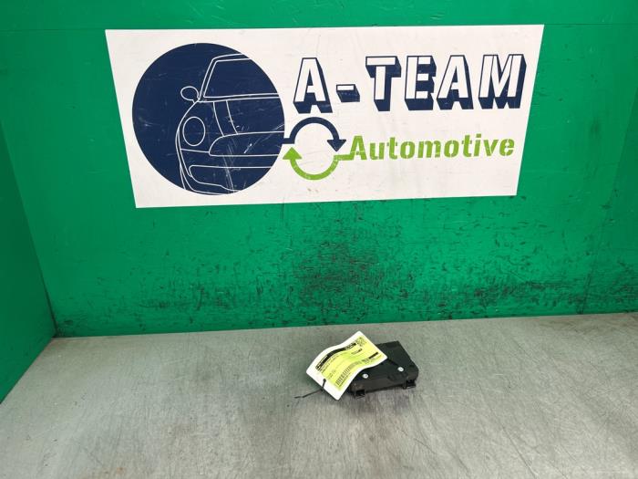 Usagé Module pompe carburant Mercedes E (R207) E-200 CGI 16V BlueEfficiency Prix € 19,99 Règlement à la marge proposé par A-team Automotive