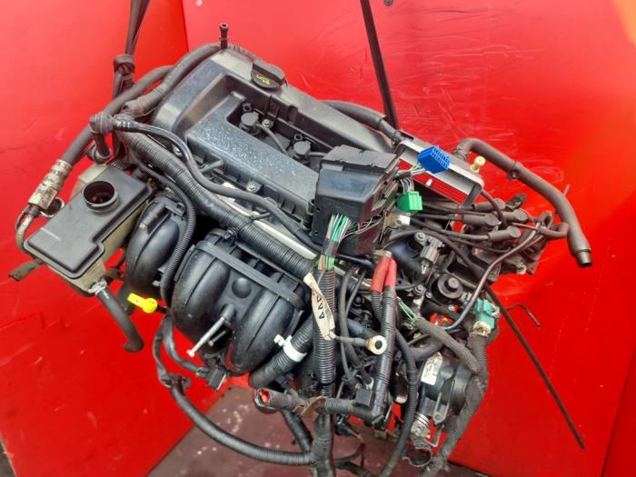 Engine from a Ford Mondeo III 1.8 16V 2006